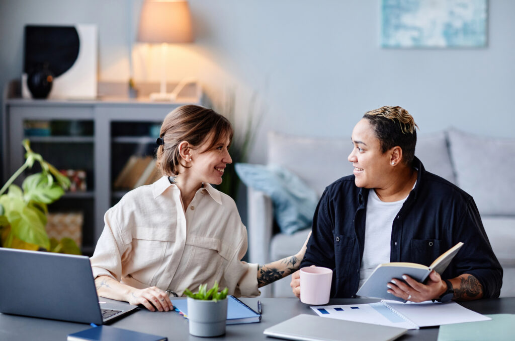 Two virtual assistants discussing holiday cover and substitution